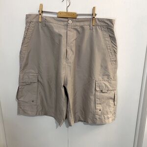 Men's microfibre khaki cargo shorts.  Size 38.